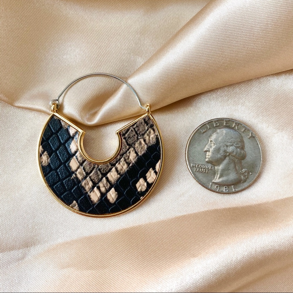 Snake Skin Leather Prints Hoop Earrings - Picture 3 of 6